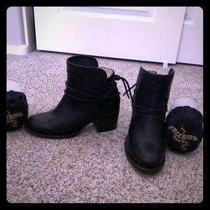Leather boots size 7 - only worn once
